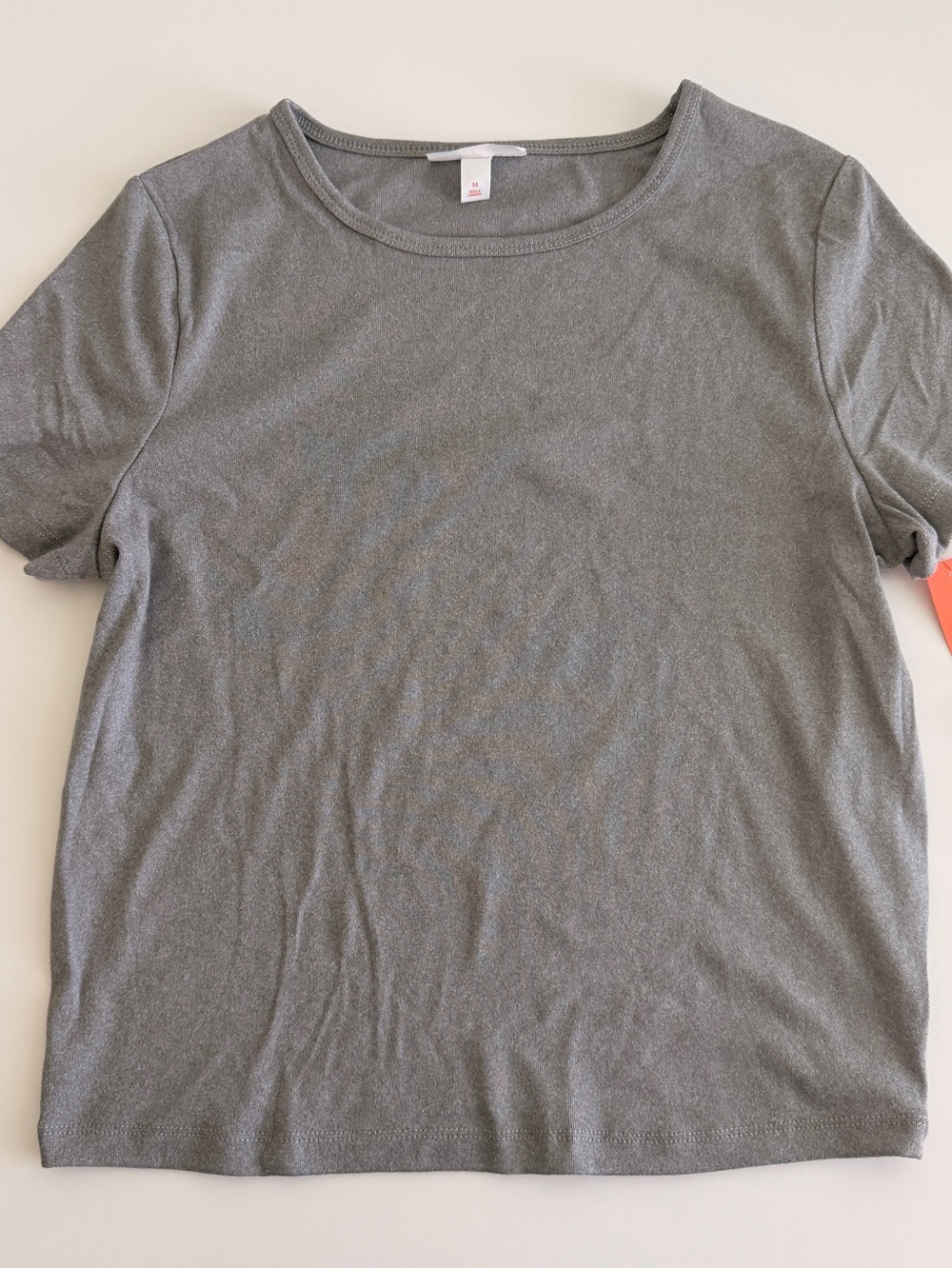 NEW Gray Short Sleeve T-Shirt – Size Medium